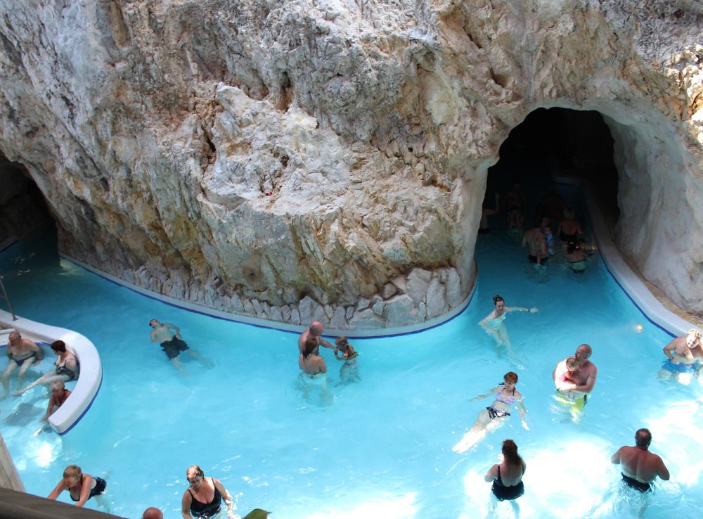 File:Inthecavebath.JPG - Wikimedia Commons