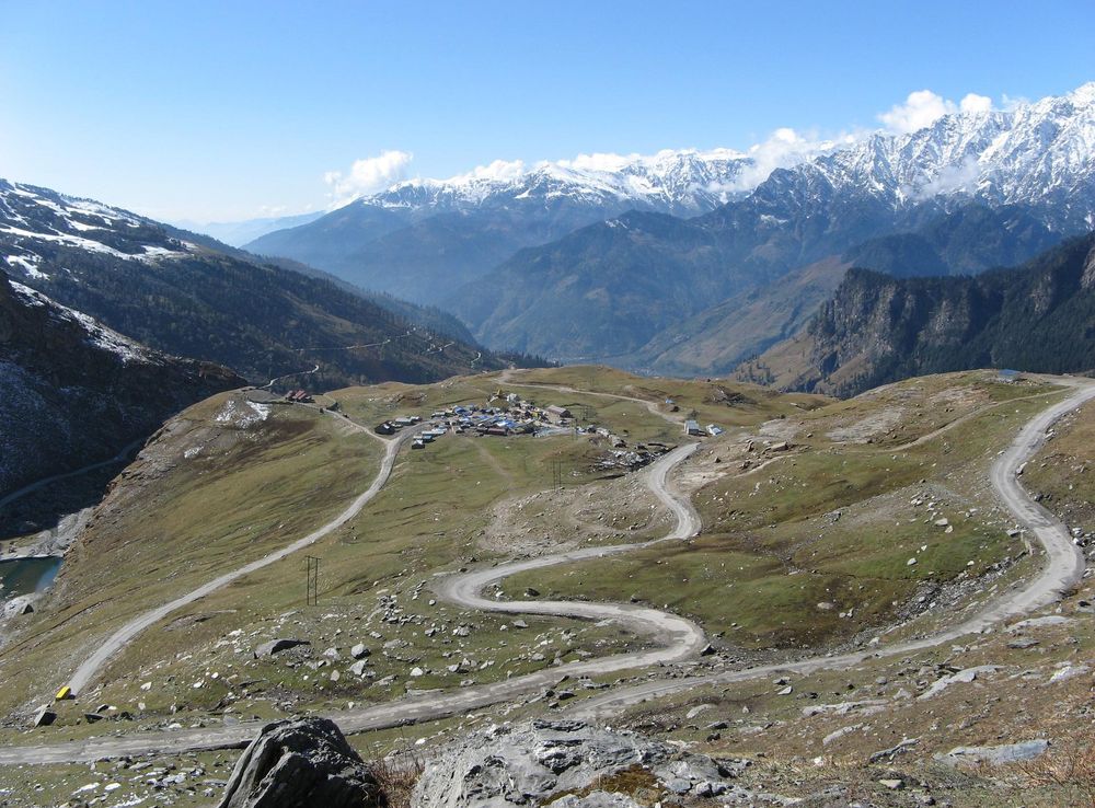 File:Marhi between Manali and Rohtang Pass.JPG - Wikimedia Commons