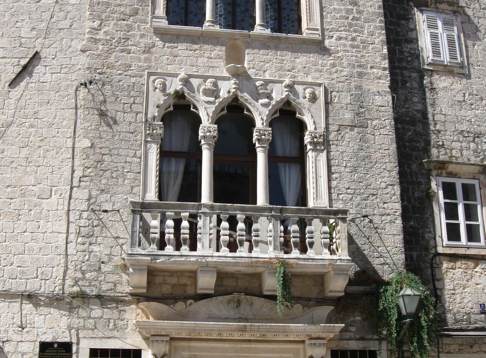 File:Cipiko Palace in Trogir.jpg - Wikimedia Commons