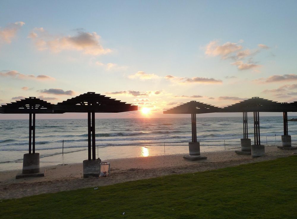 File:Dado Beach, Haifa P1020645.JPG - Wikimedia Commons