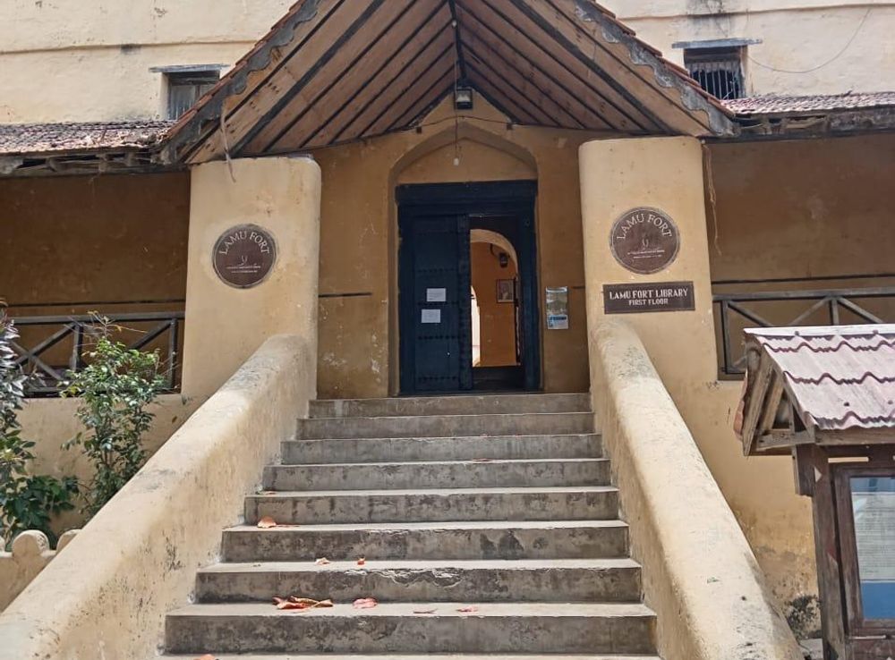File:Lamu Fort.jpg - Wikipedia