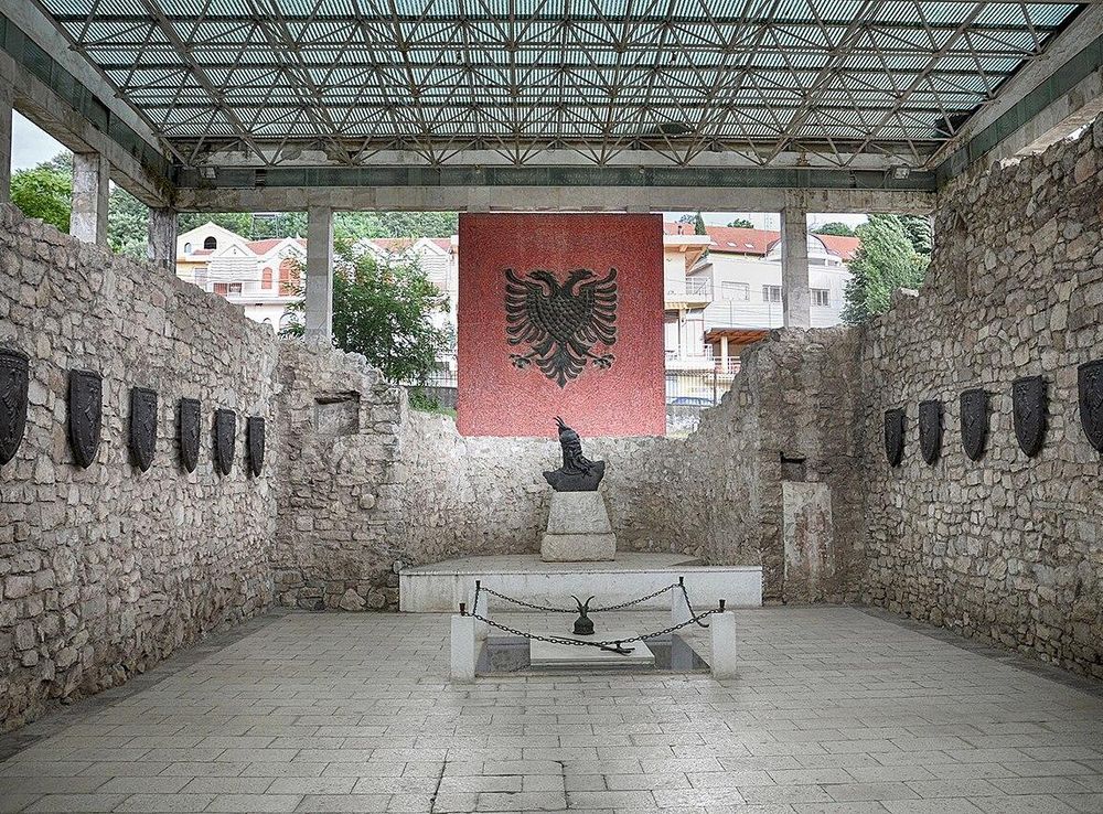 File:Lezhë, Albania – Skanderbeg Memorial 2016 02.jpg - Wikimedia Commons