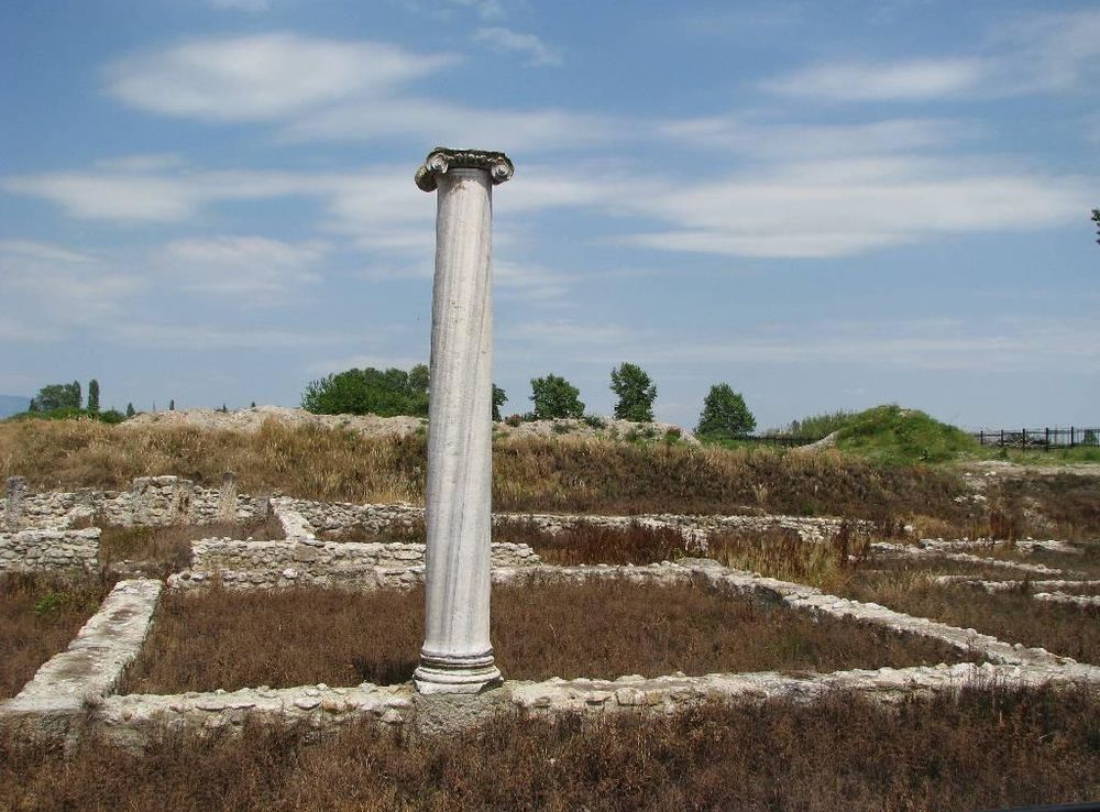 File:Dion archaeological site 111.jpg - Wikimedia Commons
