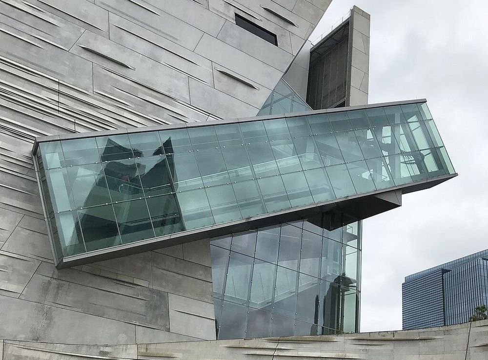 File:Perot Museum of Nature and Science exterior of Escalator.jpg -  Wikimedia Commons