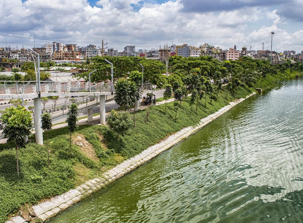 File:Hatirjheel, Dhaka, Bangladesh (35715286874).jpg - Wikimedia Commons