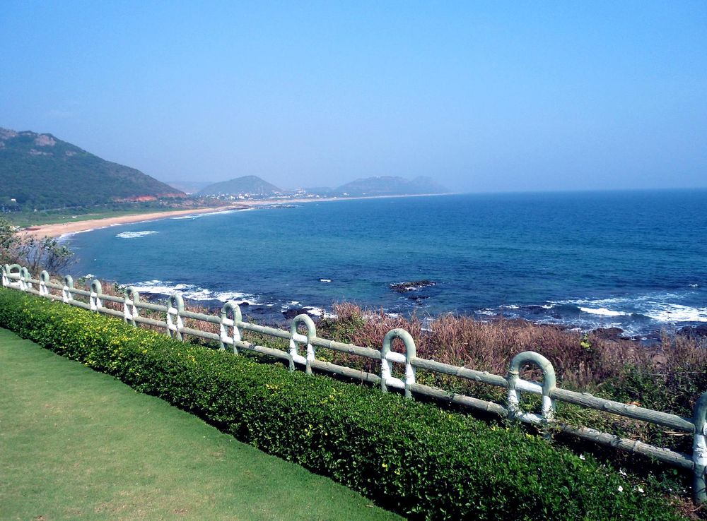File:Bay of Bengal View at Tenneti Park in Visakhapatnam.JPG - Wikimedia  Commons