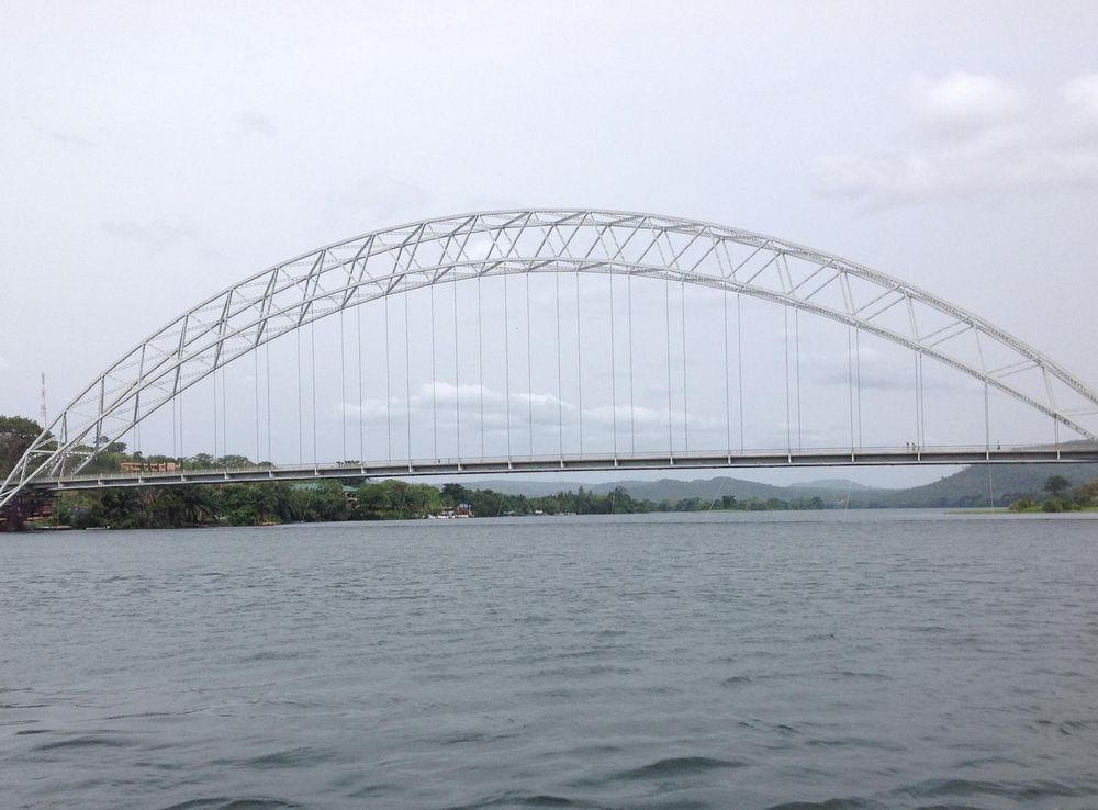 File:Adomi Bridge at Atimpoku.JPG - Wikimedia Commons