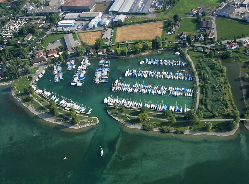 File:2003-07-26 18-13-16 Switzerland Thurgau Kreuzlingen.JPG - Wikimedia  Commons
