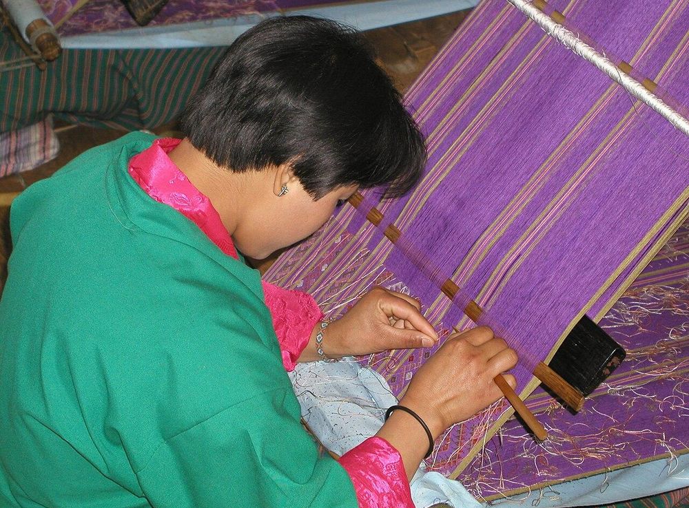 File:Weaving-Bhutan-02.JPG - Wikimedia Commons