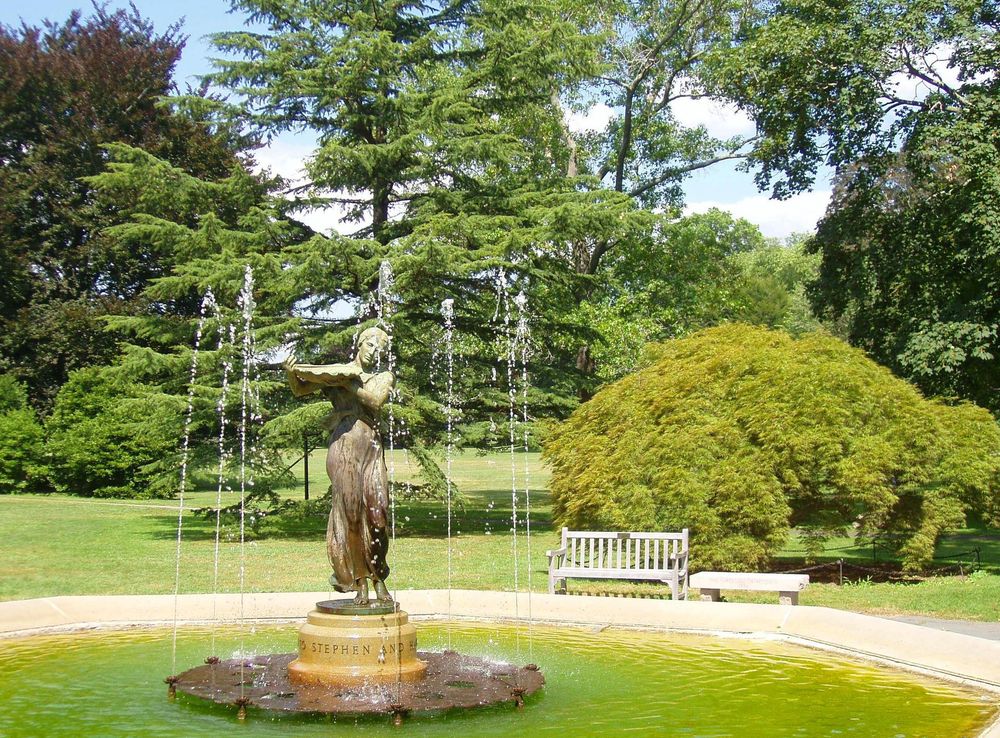 File:Wilcox Park (fountain) - Westerly, RI.JPG - Wikimedia Commons