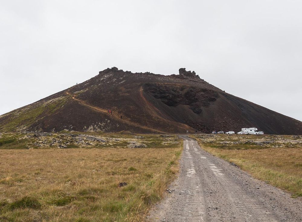 File:Cráter Saxhóll, Vesturland, Islandia, 2014-08-14, DD 059.JPG -  Wikimedia Commons