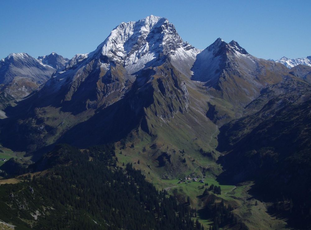 File:RoteWand Nordseite Vorarlberg Lechquellgebirge.JPG - Wikipedia