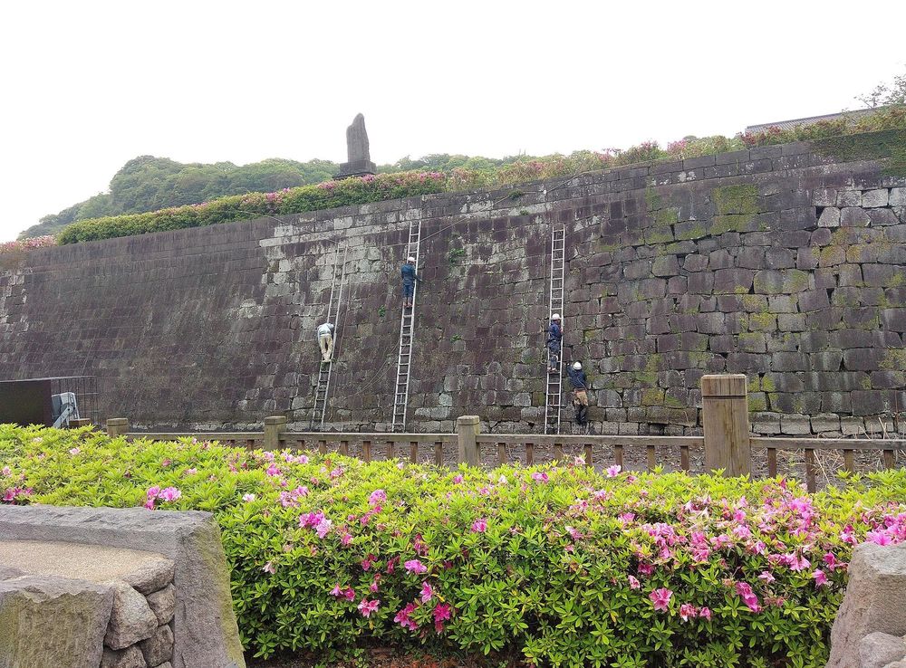 File:Tsurumaru Castle Ruins.jpg - Wikimedia Commons