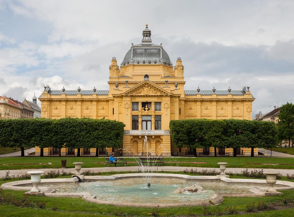 File:Pabellón del Arte, Zagreb, Croacia, 2014-04-20, DD 05.JPG - Wikimedia  Commons