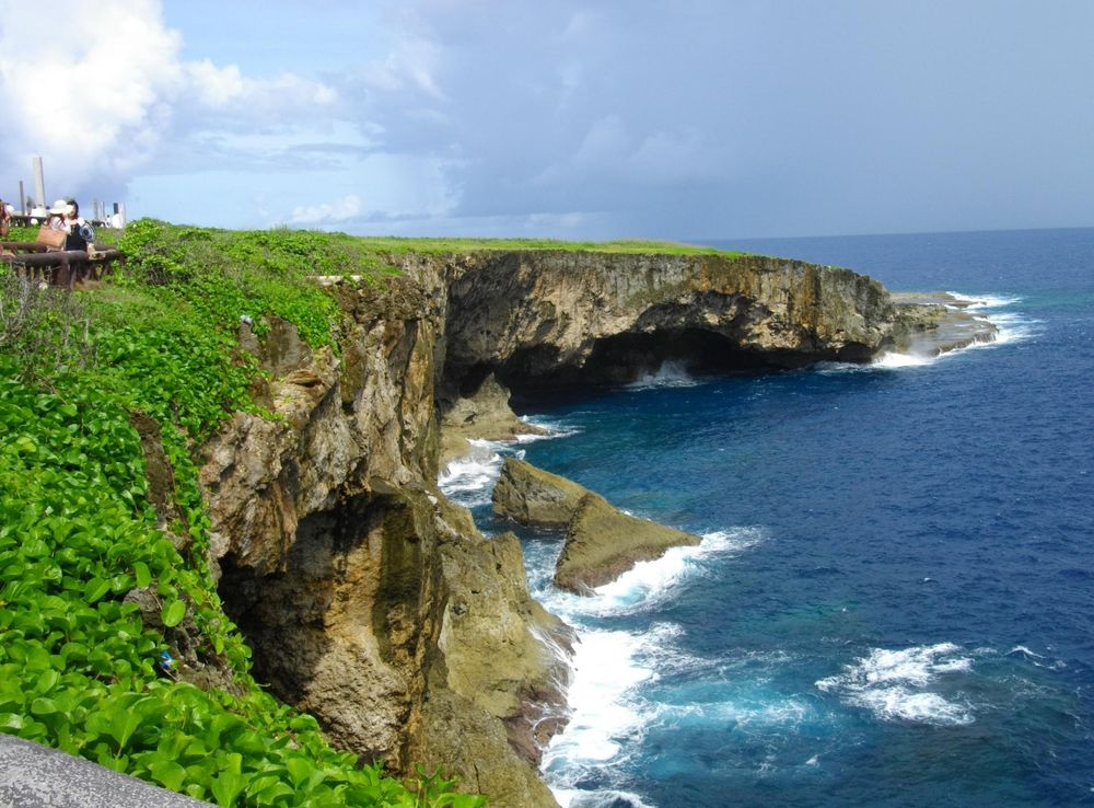File:Banzai Cliff in Saipan.JPG - Wikimedia Commons