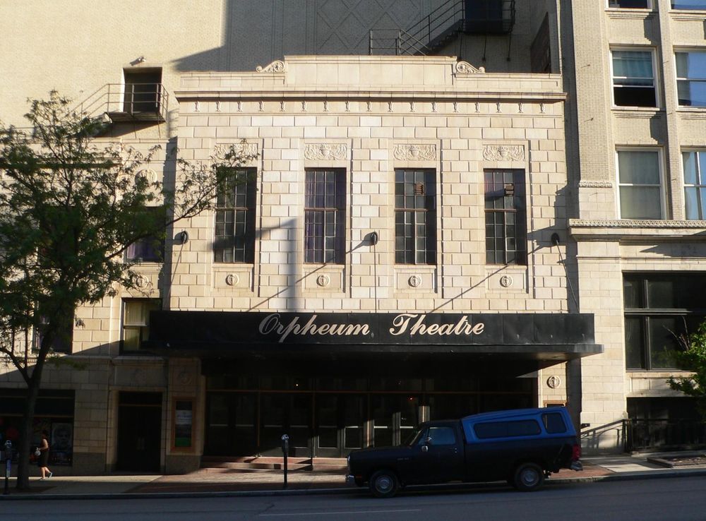 File:Orpheum Theater (Omaha) N entrance 1.JPG - Wikimedia Commons