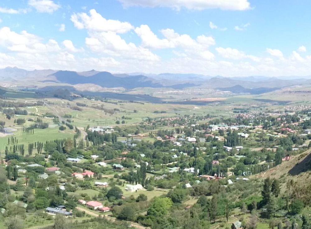File:Clarens1 (cropped).JPG - Wikimedia Commons