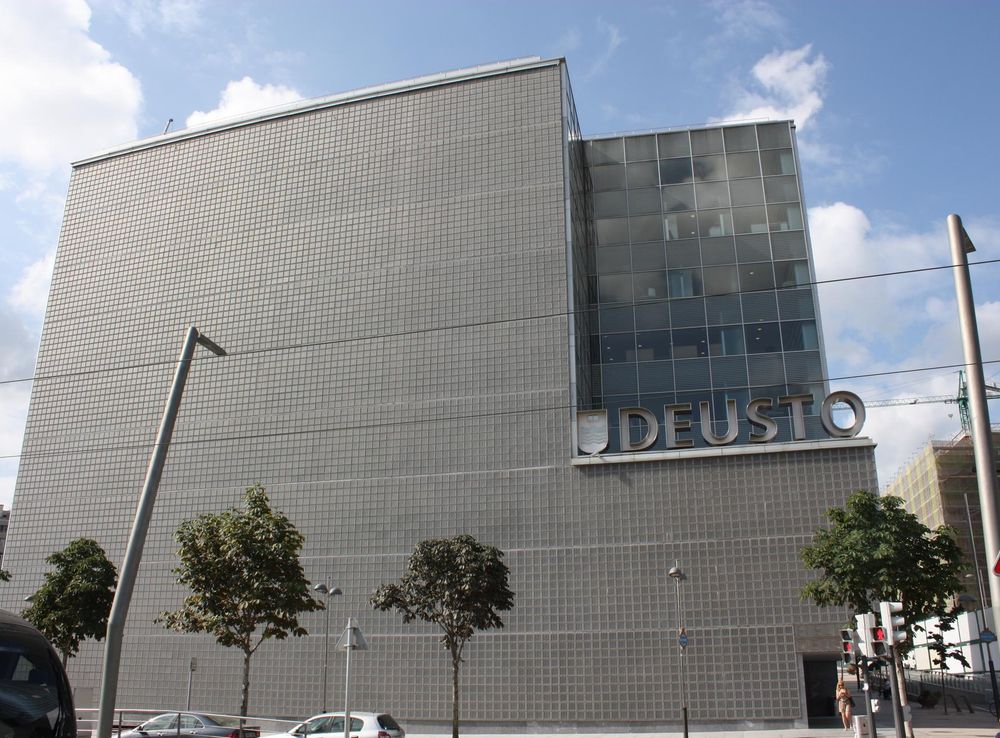 File:Deusto New Library, Bilbao, July 2010 (01).JPG - Wikimedia Commons