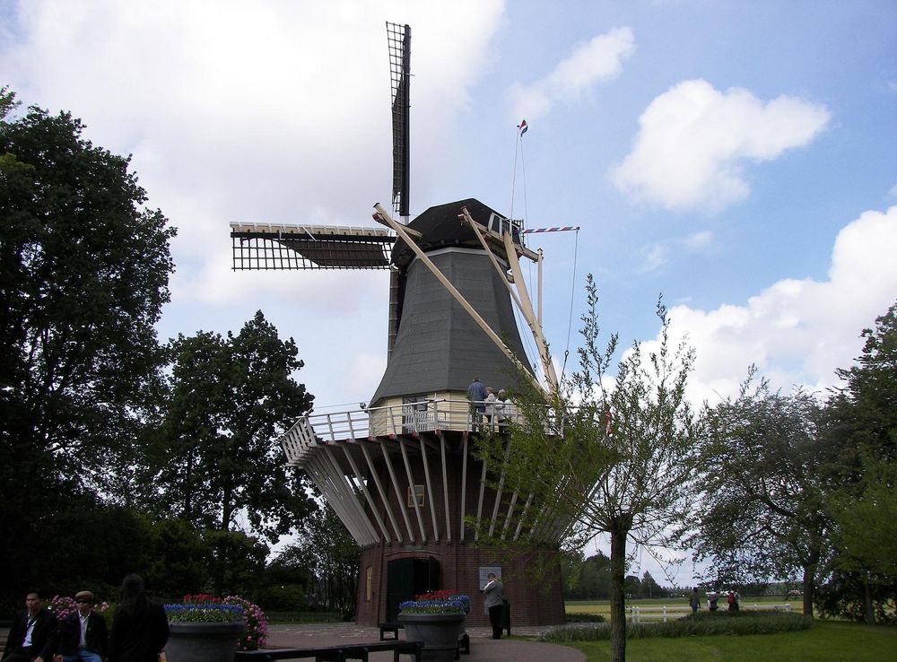 File:Keukenhof windmill.jpg - Wikimedia Commons
