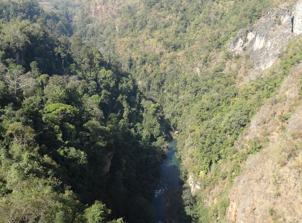 File:View from Bridge over Gokteik Viaduct - Train from Pyin Oo Lwin to  Hsipaw - Myanmar (Burma) (12220204313).jpg - Wikimedia Commons