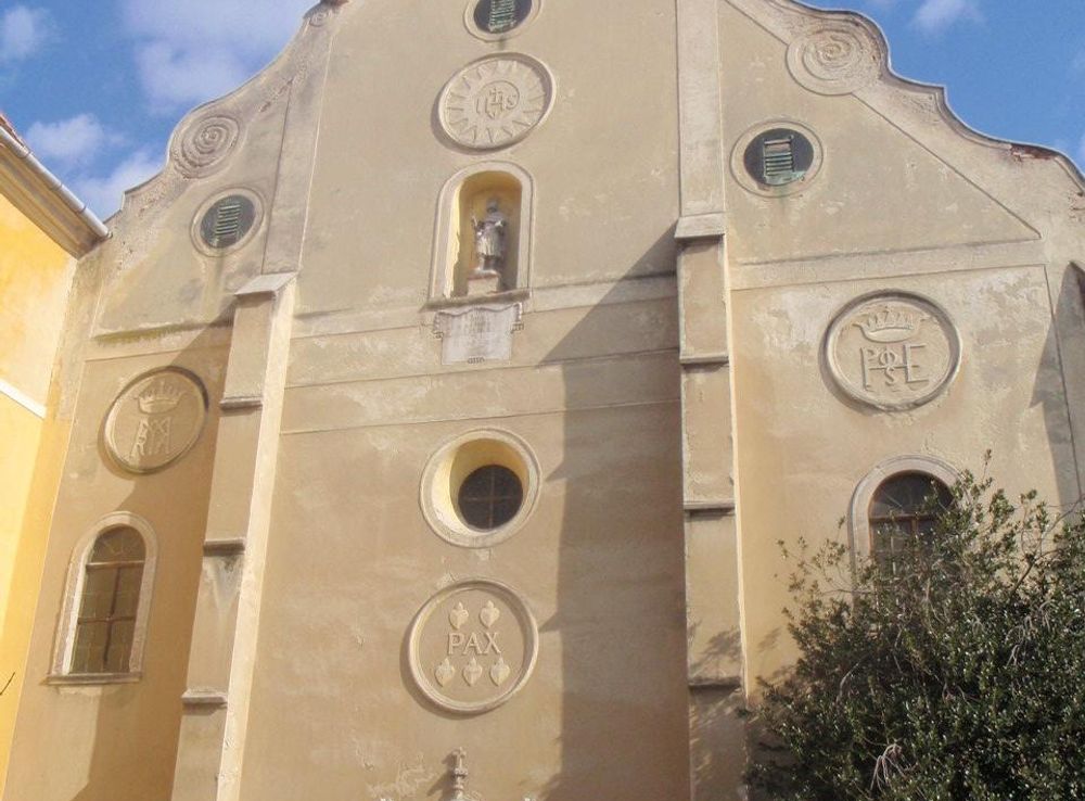File:Szent Jakab-templom.JPG - Wikimedia Commons