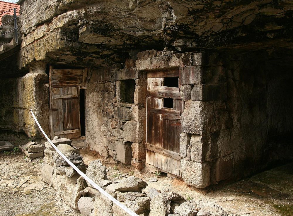 File:Brhlovce.JPG - Wikimedia Commons