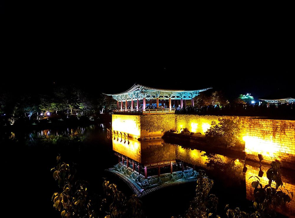 File:Donggung Palace and Wolji Pond, Night view.jpg - Wikimedia Commons