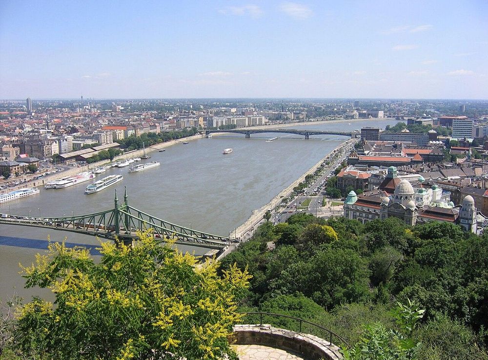 File:View from Citadella on Budapest 2005 118.jpg - Wikimedia Commons