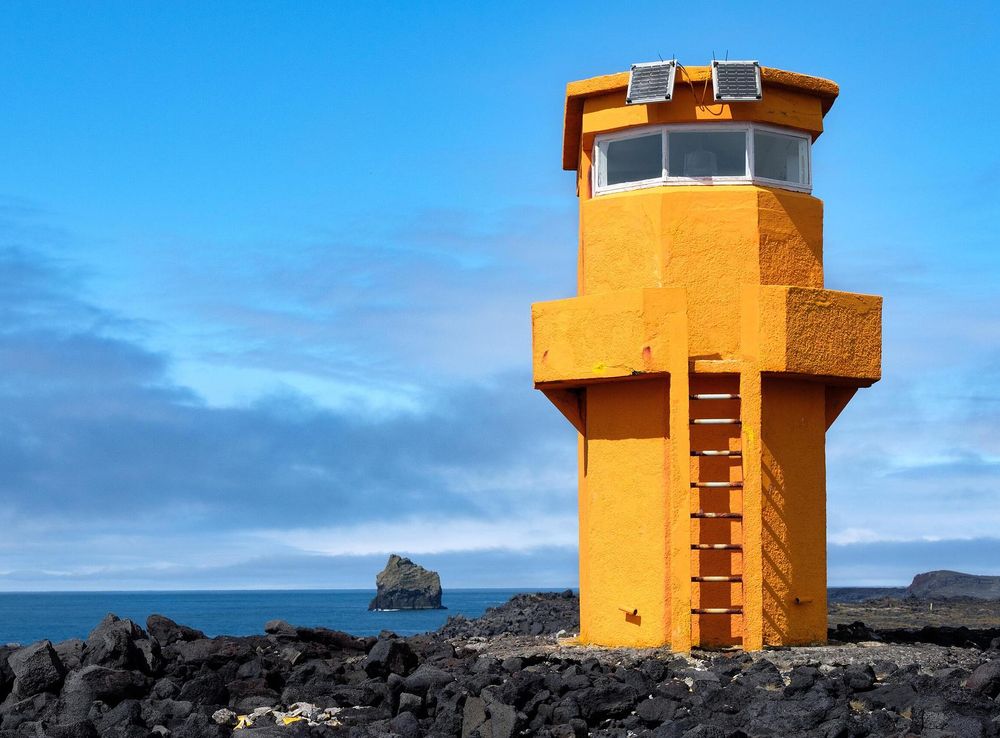 File:Reykjanestá lighthouse.jpg - Wikimedia Commons