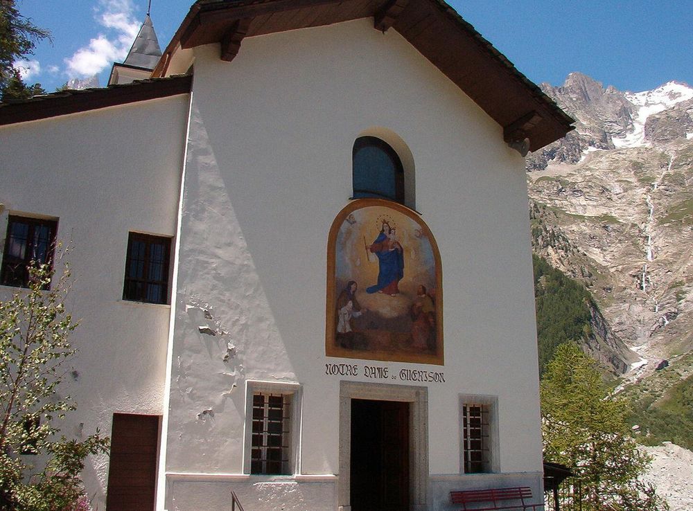 File:Notre-Dame de la Guérison.JPG - Wikimedia Commons