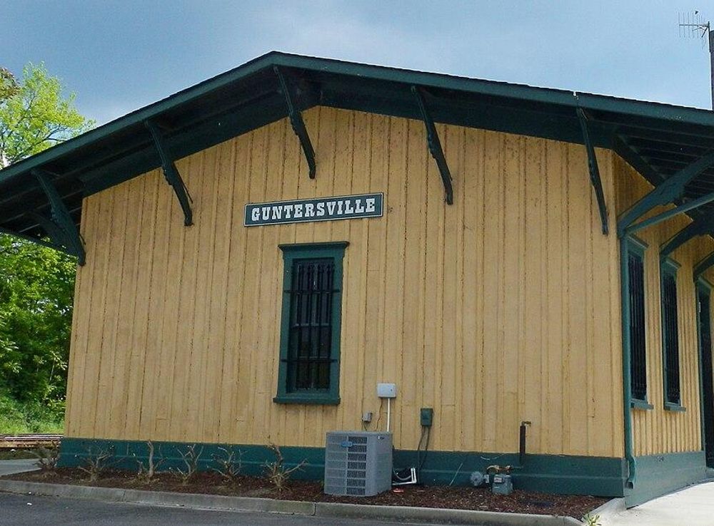 File:Guntersville, Alabama.JPG - Wikimedia Commons