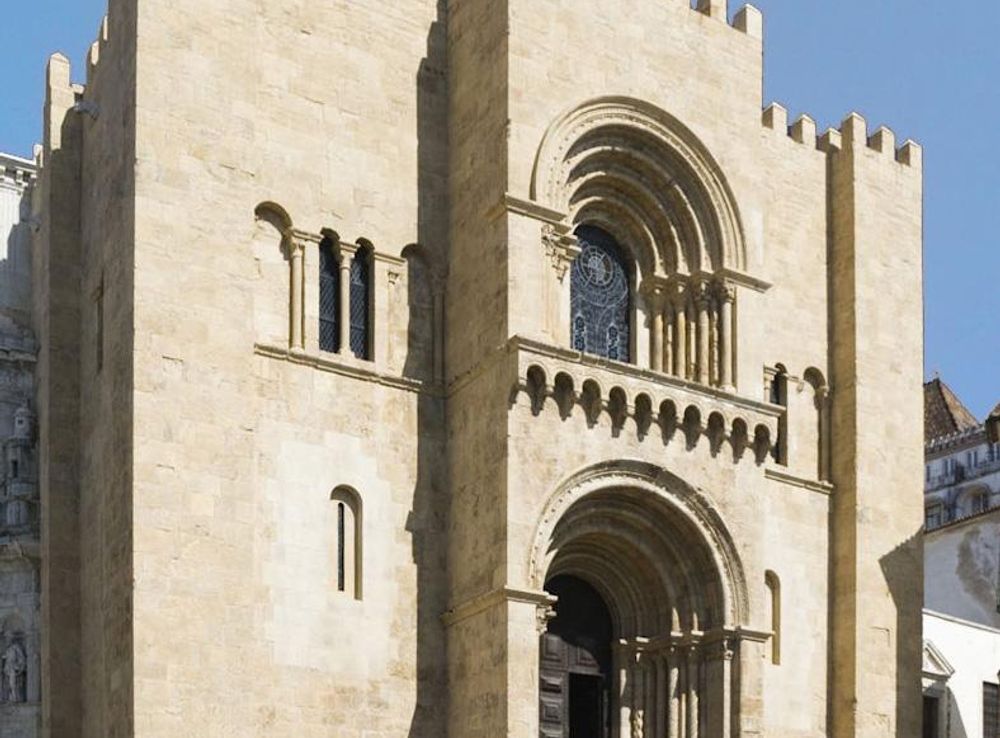 File:Coimbra Old Cathedral - Sé Velha de Coimbra crop.JPG - Wikimedia  Commons