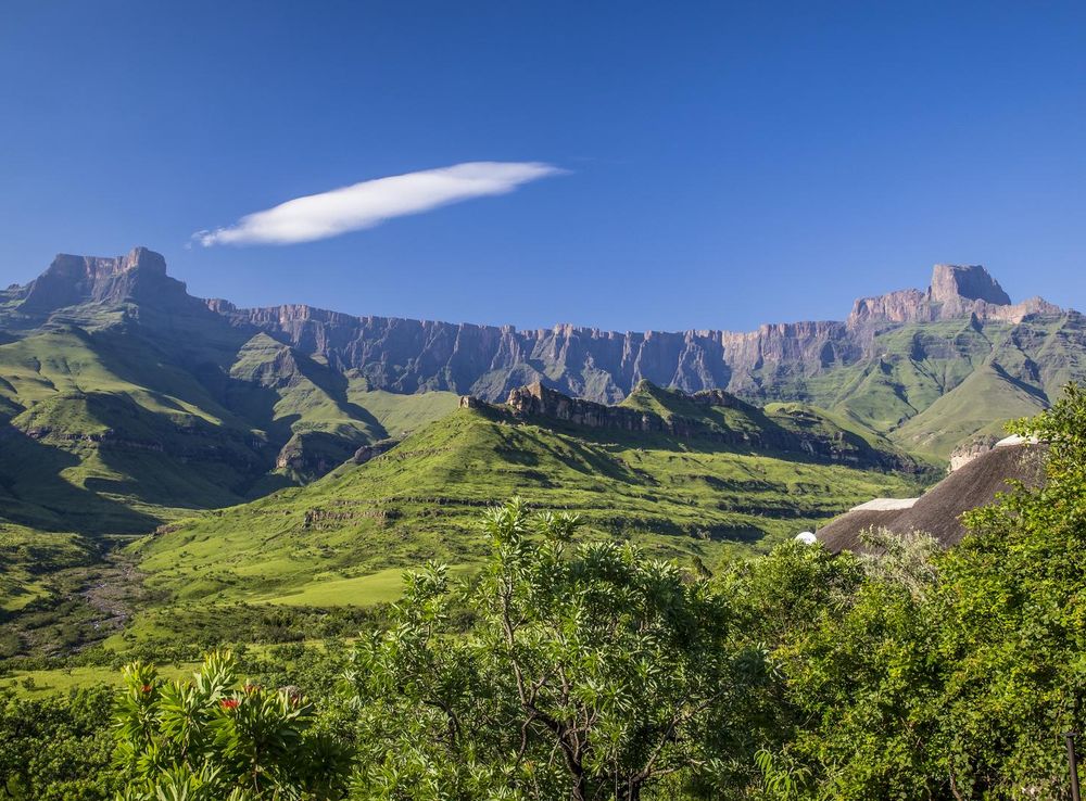 File:South Africa - Drakensberg (16261357780).jpg - Wikipedia