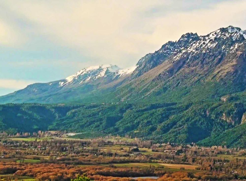File:Cerro Piltriquitron (El Bolson).JPG - Wikimedia Commons