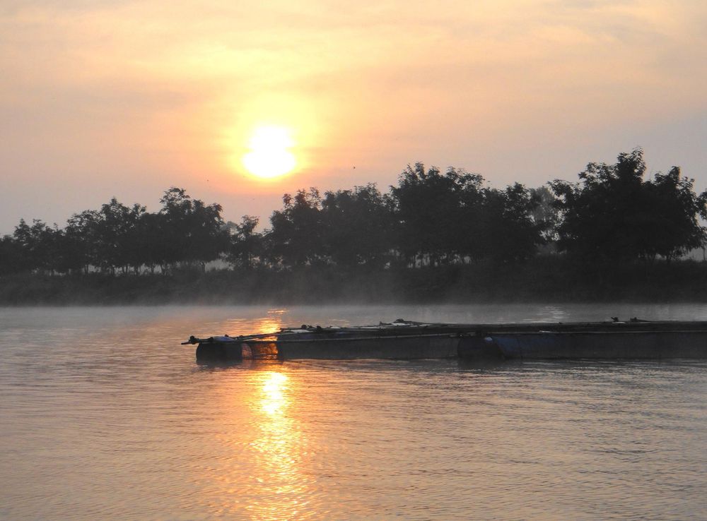 File:ยามเช้าหนองเล็งทราย - panoramio.jpg - Wikimedia Commons