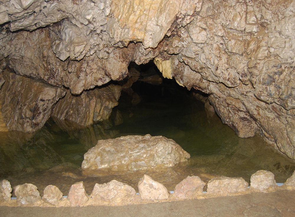 File:Vallorbe-Groto 069.JPG - Wikimedia Commons