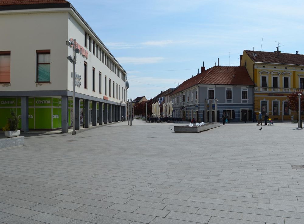 File:Street in Cakovec, Croatia.JPG - Wikimedia Commons