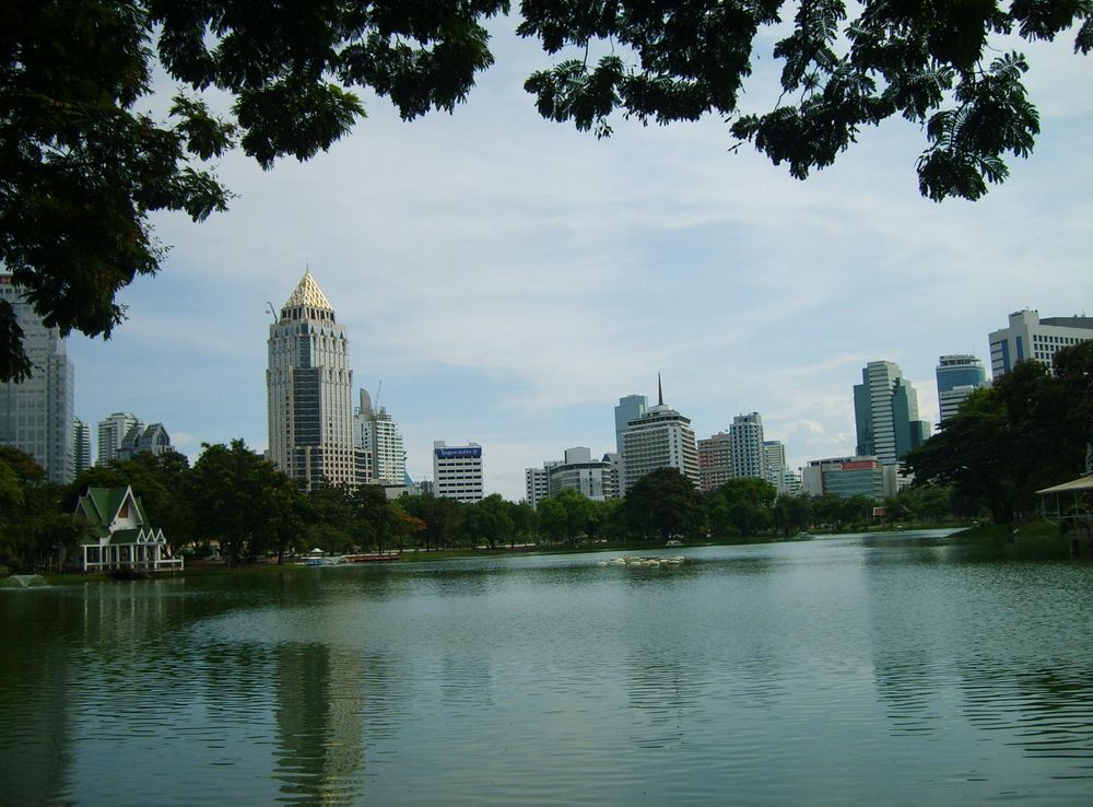 File:Lumpini Park, Bangkok - panoramio.jpg - Wikimedia Commons