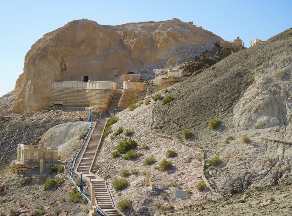 File:Beket-Ata (Oglandy).jpg - Wikimedia Commons