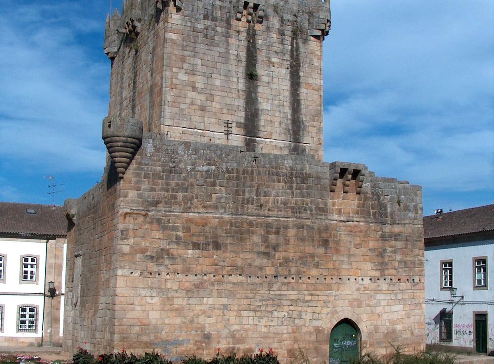Ficheiro:Torre de Menagem Chaves 03.JPG – Wikipédia, a enciclopédia livre