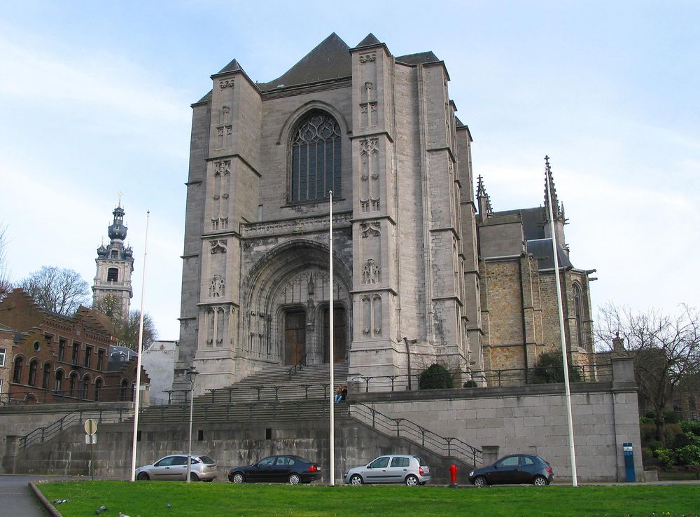 File:Mons Col1JPG.jpg - Wikimedia Commons