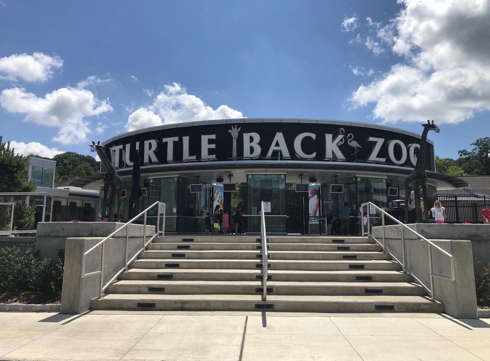 File:Turtle Back Zoo Entrance, June 2021.jpg - Wikimedia Commons