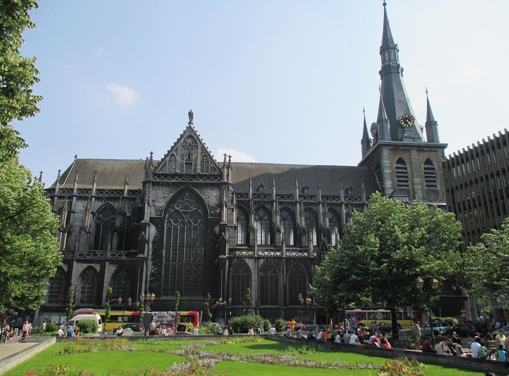 File:St Paul Liege Exterior.JPG - Wikimedia Commons