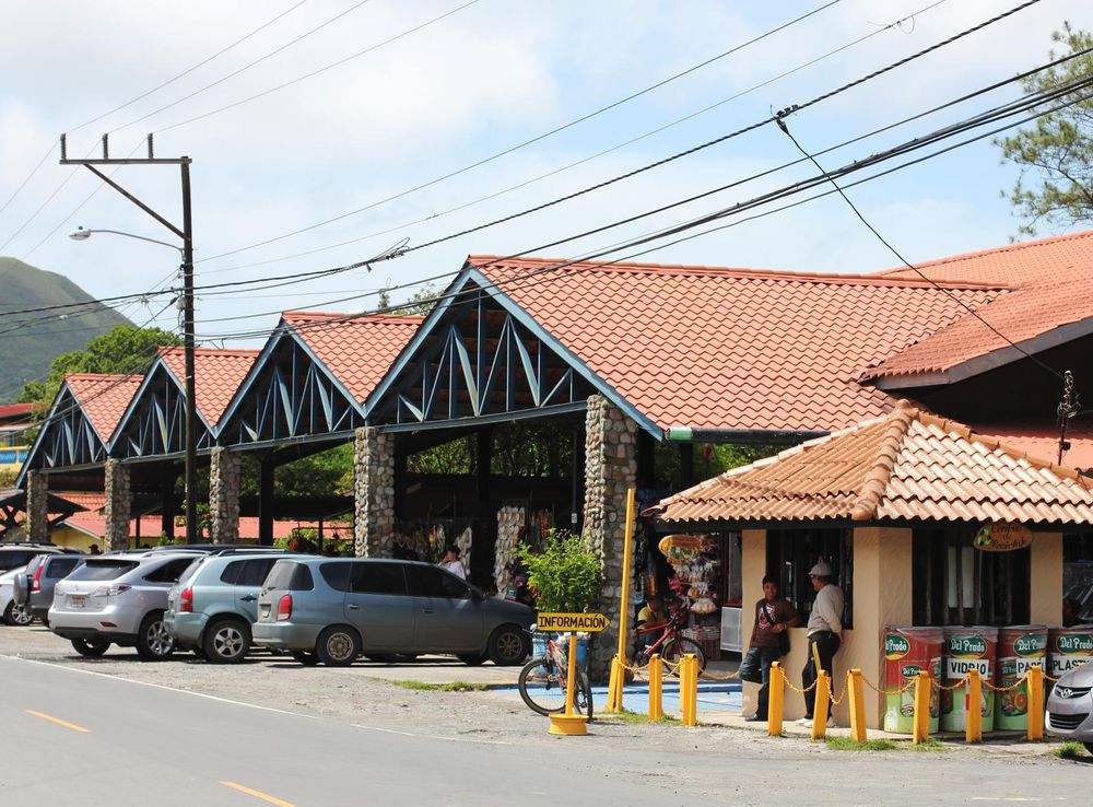 Archivo:Mercado El Valle de Antón.JPG - Wikipedia, la enciclopedia libre