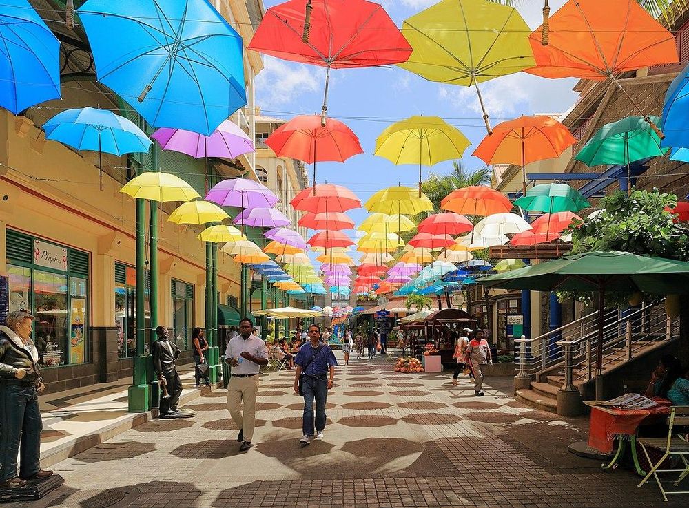 File:Umbrellas at Caudan Waterfront Mall.JPG - Wikipedia