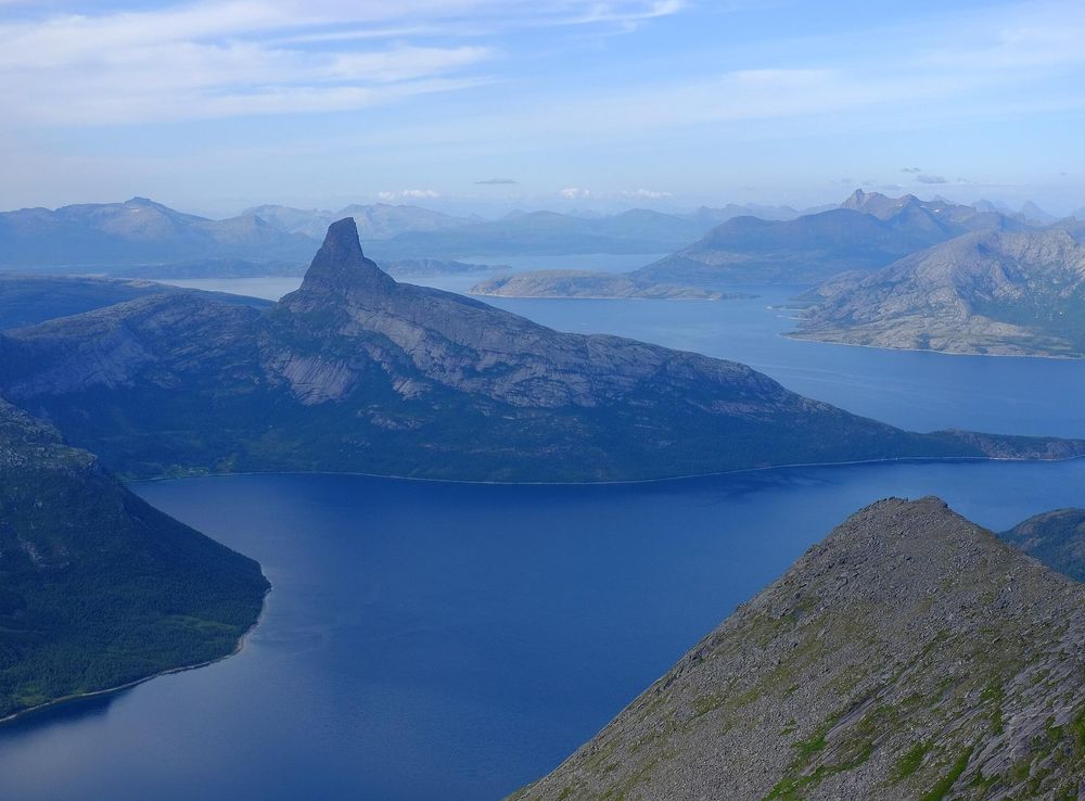 File:Skeistinden seen from Sørskarfjellet.jpg - Wikimedia Commons