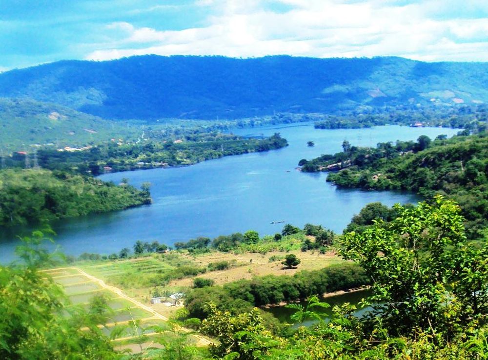 File:Volta lake from the Saint Barbara Church.JPG - Wikimedia Commons