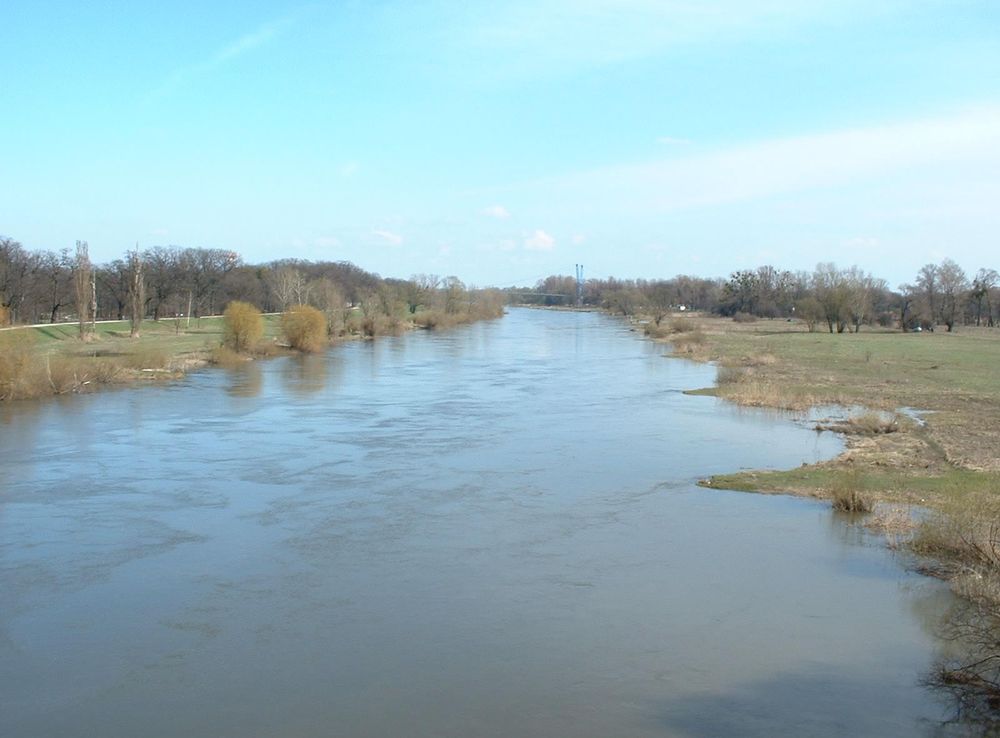 File:Wrocław Channelled Upper Odra River Bed.JPG - Wikimedia Commons
