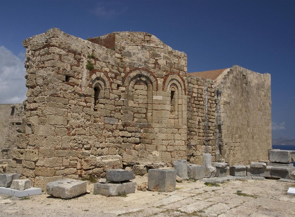 File:Ruins byzantine church Lindos Rhodes.jpg - Wikimedia Commons
