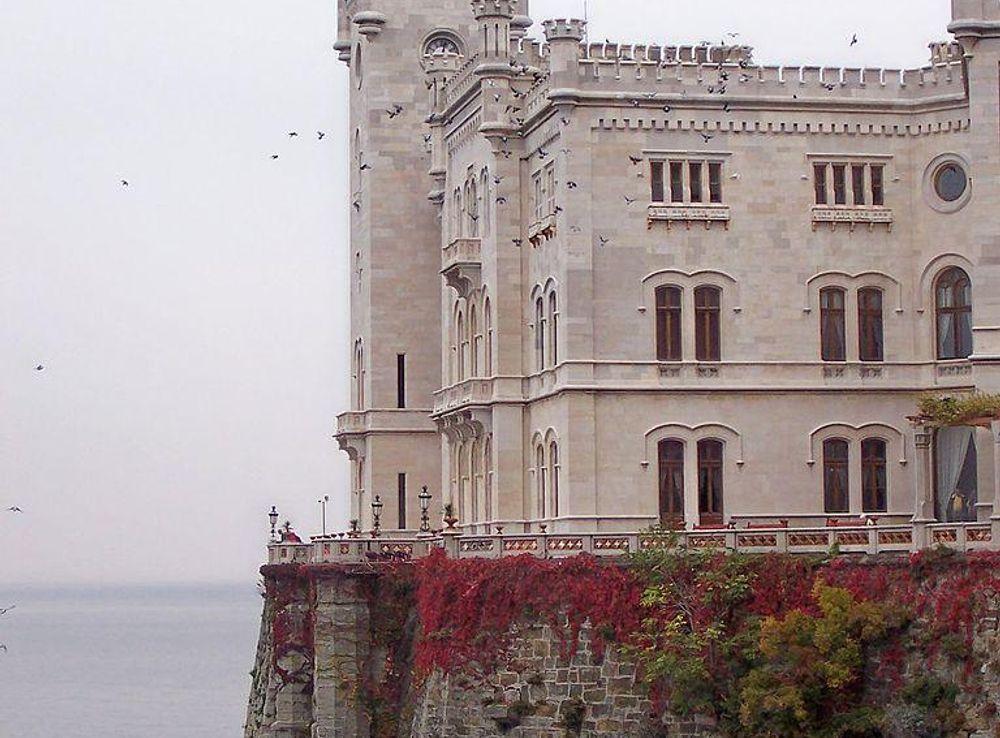 File:Castello di Miramare lato mare.JPG - Wikimedia Commons